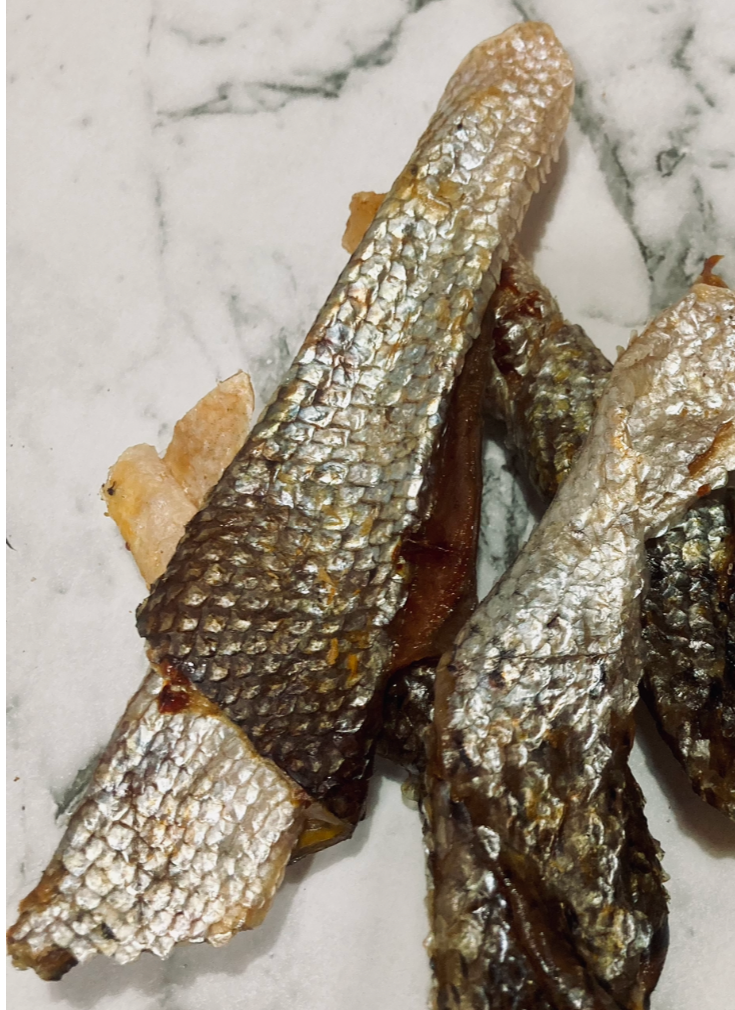 Wild Salmon Skin Twists Dog Treats, Fishy Sea Twist Snack! Farmer Pete's