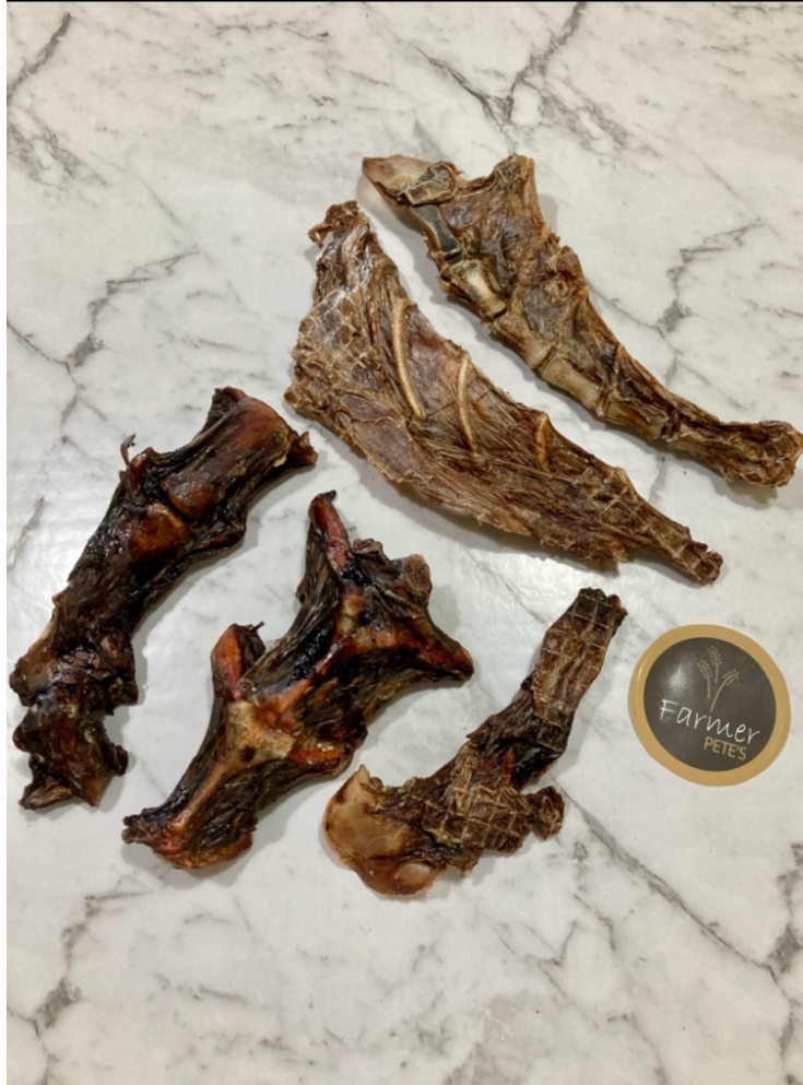 Dehydrated Kangaroo bones included in the Roo mixed bones pack by Farmer Pete&#39;s. 