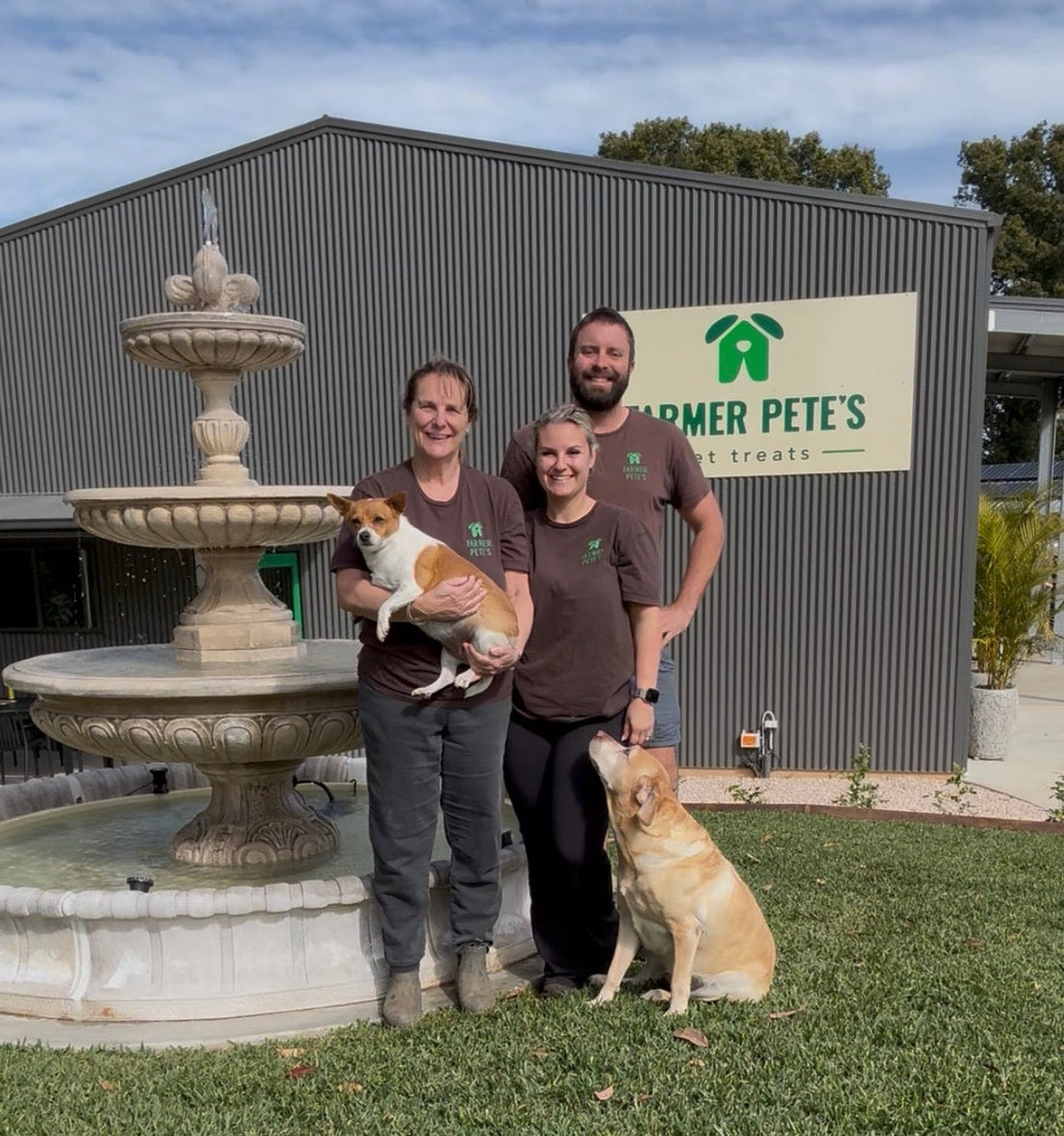 Farmer Pete's team outside the packing shed