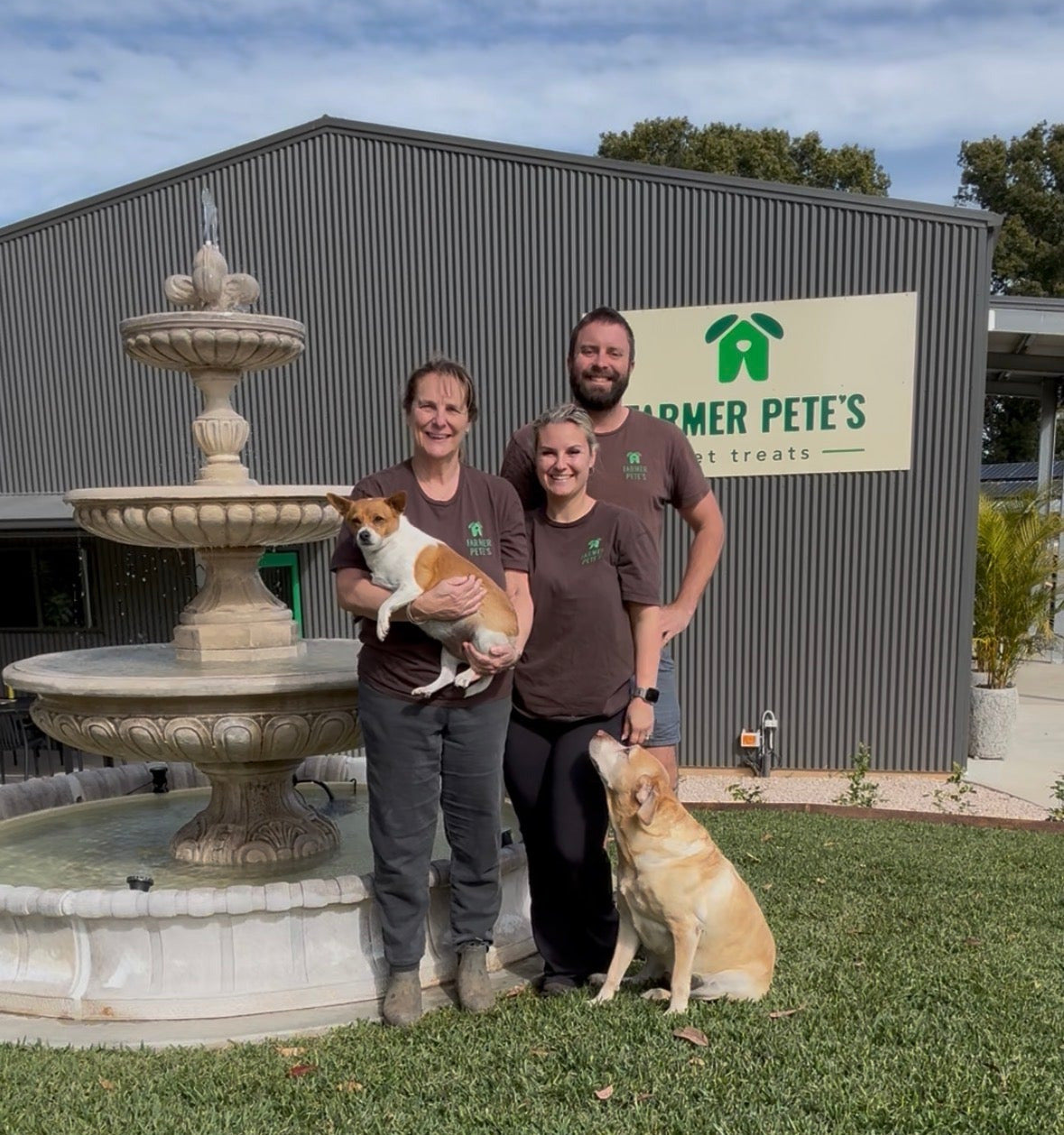 Farmer Pete's team outside the packing shed