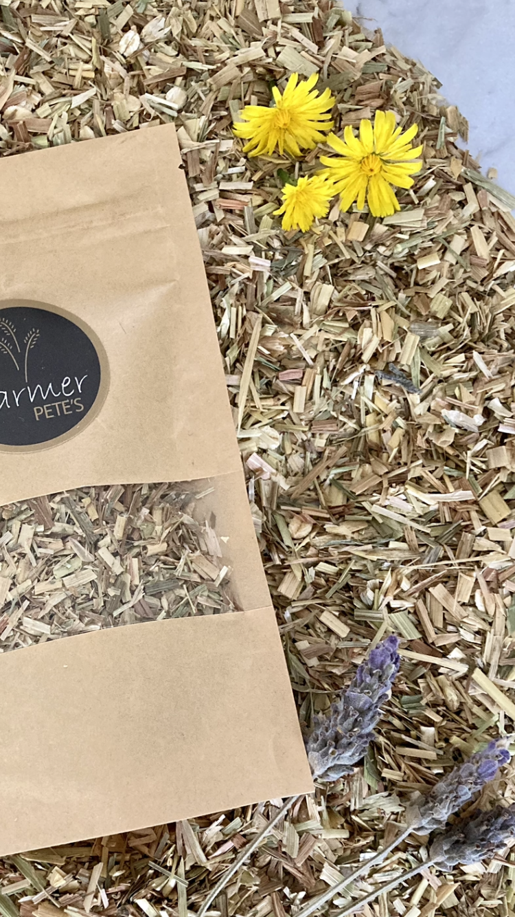 Farmer Pete's Flower Fields Chaff Sprinkles for Rabbits and Guinea Pigs.