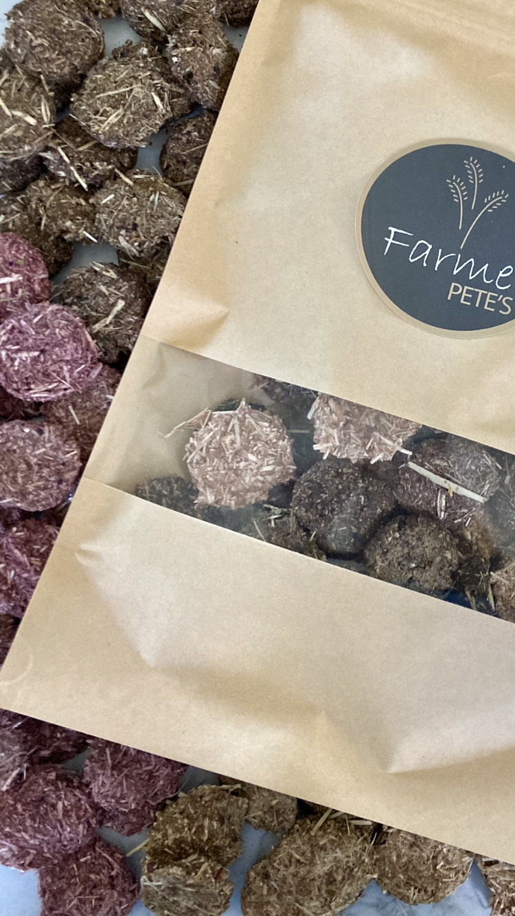 Australian homemade Farmer Feast Rabbit and Guinea Pig biscuits by Farmer Pete's.