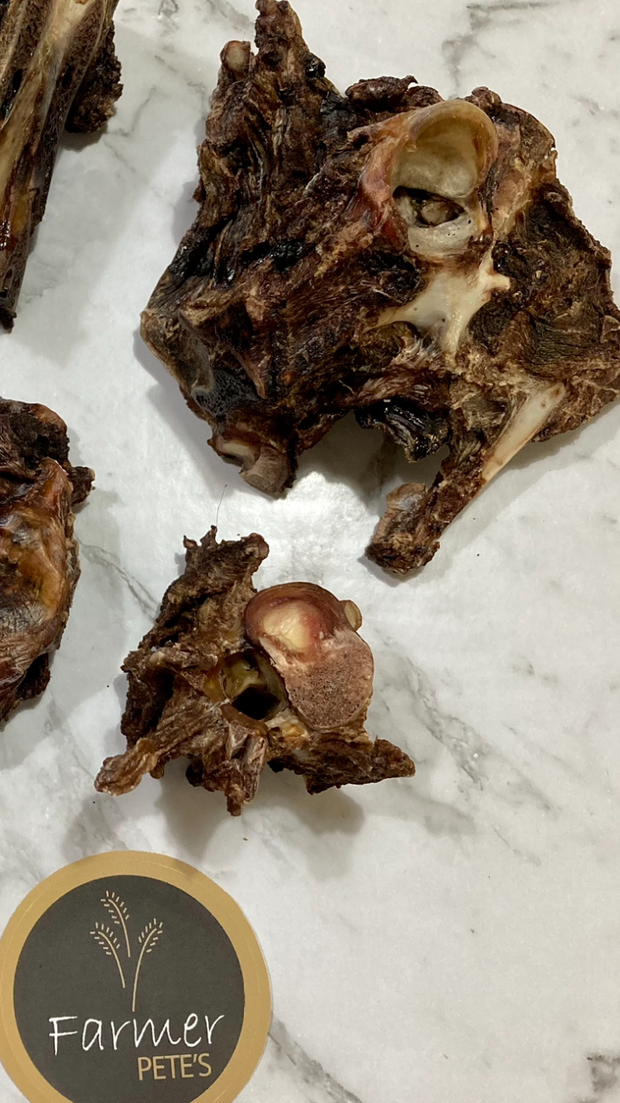 Dehydrated meaty Kangaroo spine chunks for dogs. 100% natural by Farmer Pete's.