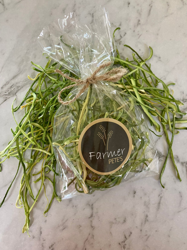 Dried celery treats for Rabbits & Guinea Pigs made by Farmer Pete's
