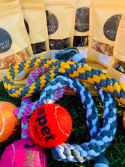 Buy the perfect gift for your pooch with a Farmer Pete's large gift box.
